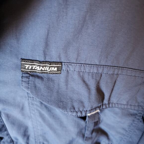 Columbia Titanium Men's Large Blue Hiking Shirt - Mesh Lined Collar - Picture 6 of 7